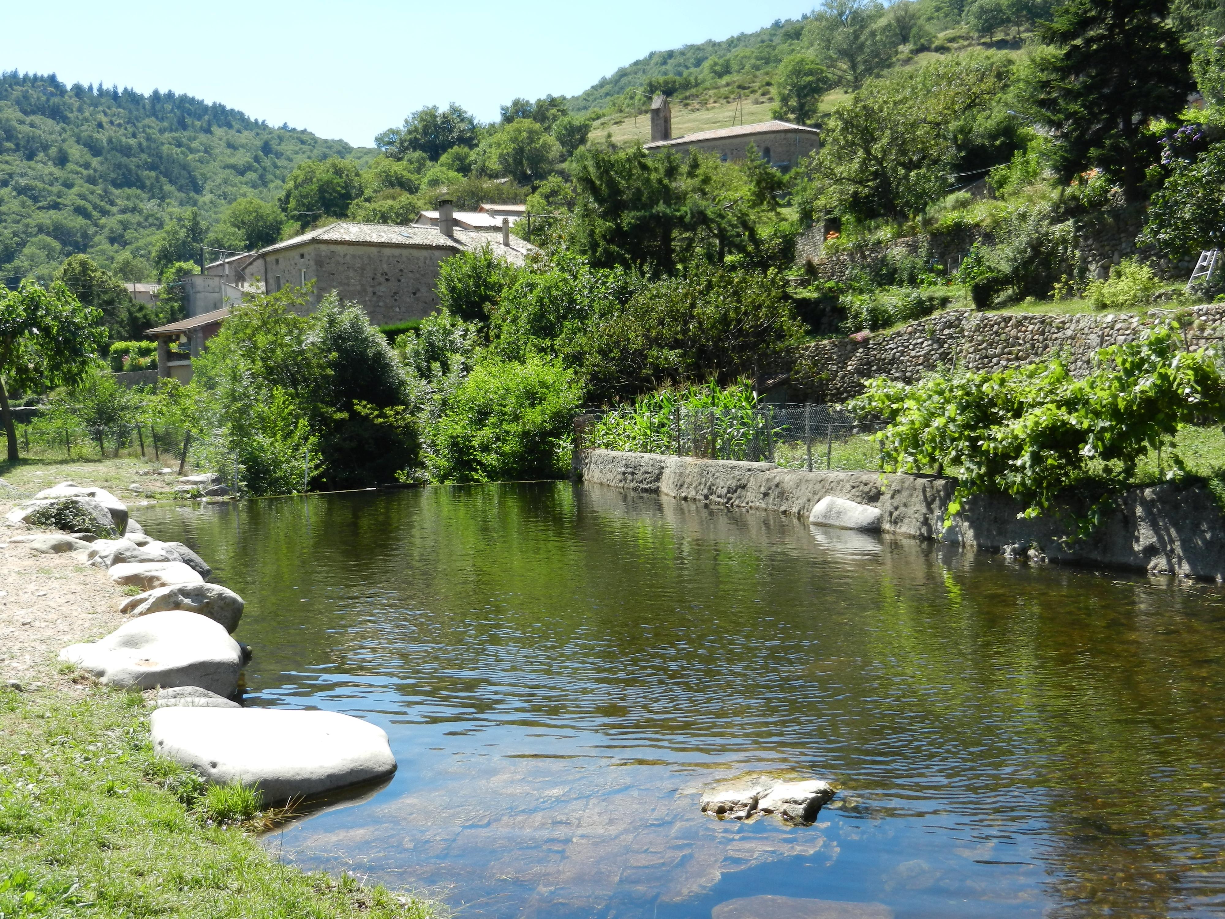 Ardèche/Genestelle, 0 , 0 ,0,Radhus / Byhus,Till salu,0,1412