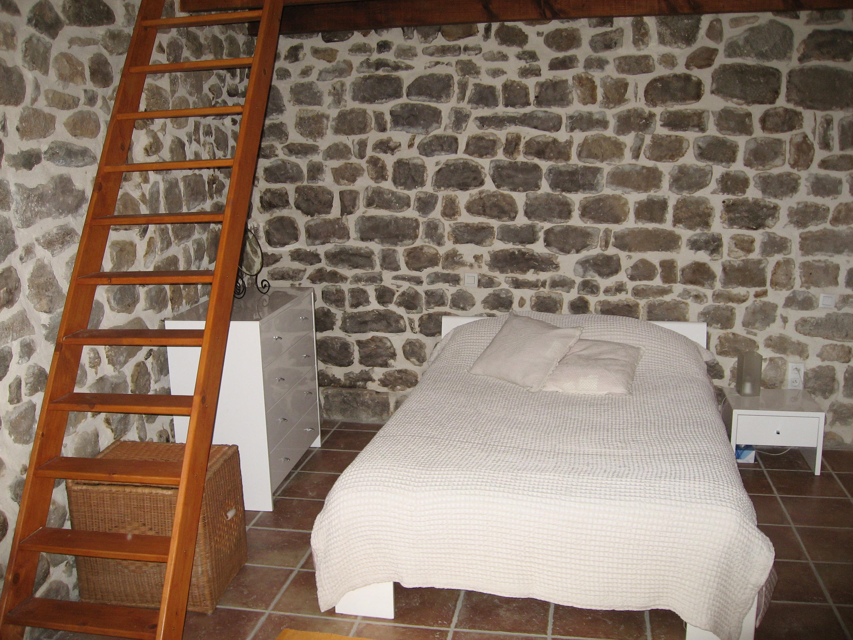 Ardèche/Genestelle, 0 , 0 ,0,Radhus / Byhus,Till salu,0,1412